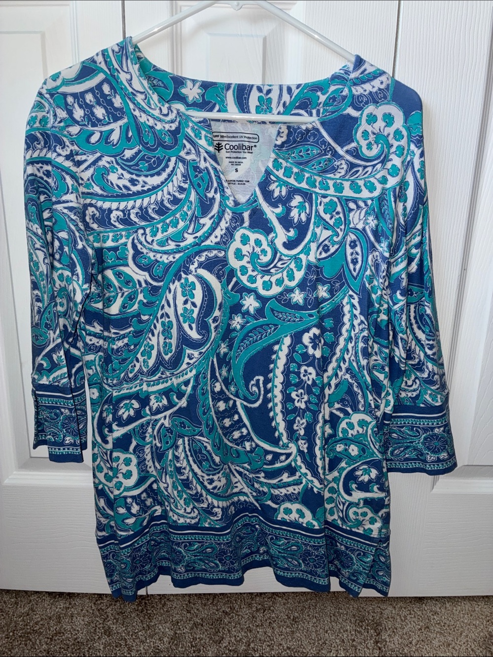 Coolibar Women's Teal, Navy & White Paisley V-Neck Tunic